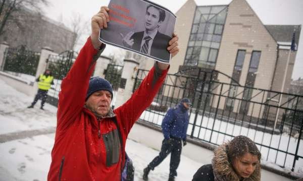 Литва сегодня – в окружении сумасшедших здоровый выглядит душевнобольным