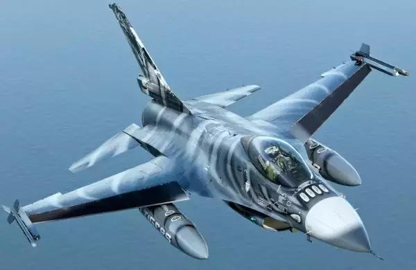 F-16 Fighting Falcon - летает по призванию, падает когда захочет