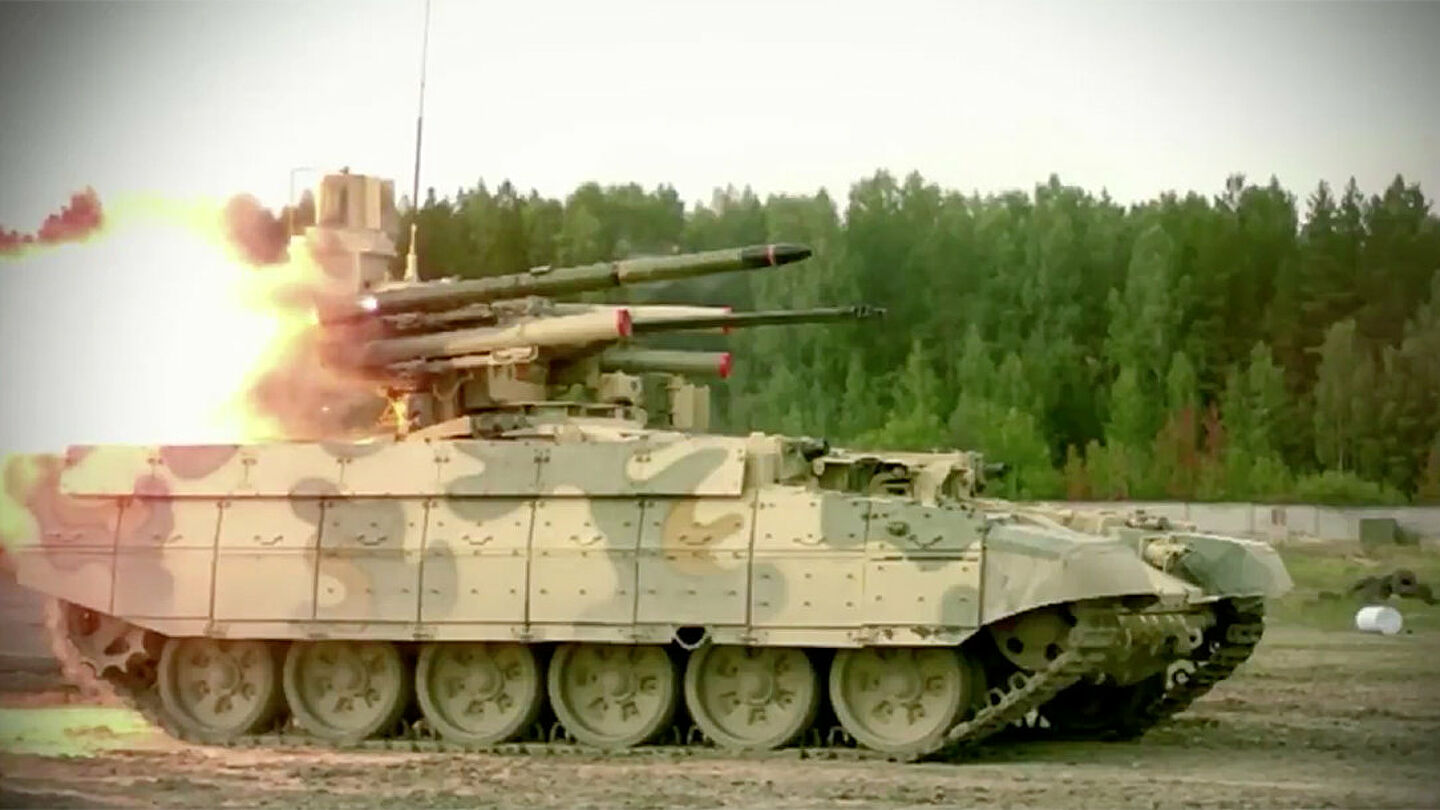 "Это прорыв": Россия обкатывает новую тактику танкового боя