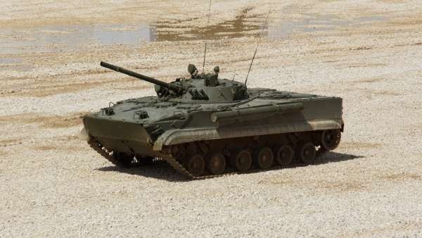 Боеприпас пробил крышу ТРЦ: Ефрейтор обслуживал БМД-4, и что-то пошло не так