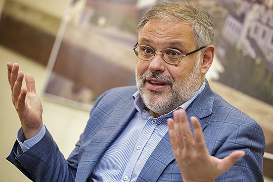 "Всё-таки "взрыв" произойдёт": Хазин выдал тревожный прогноз на начало 2021 года