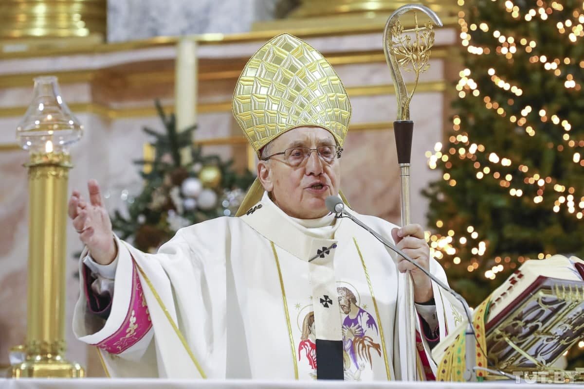 Лукашенко додавил: Папа Римский снял архиепископа, поддержавшего Беломайдан