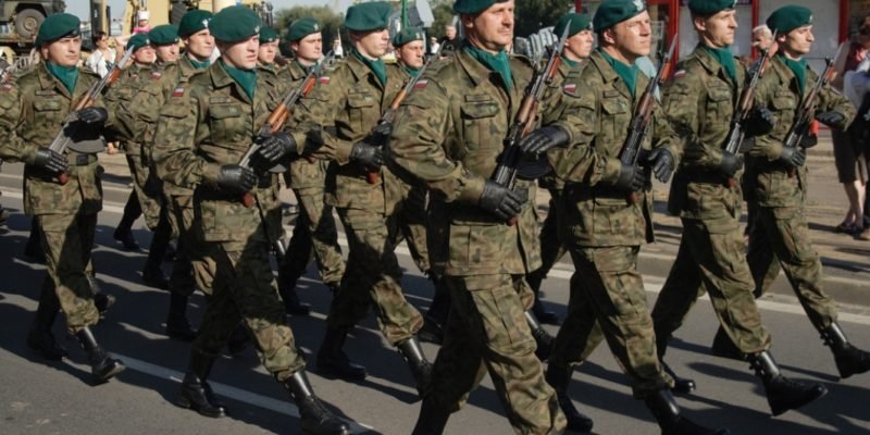 Глава минобороны Польши рассказал о наплыве желающих служить в армии