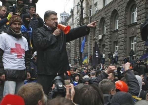 Массовку для тарифных майданов обеспечивает галичанский аферист за деньги Порошенко