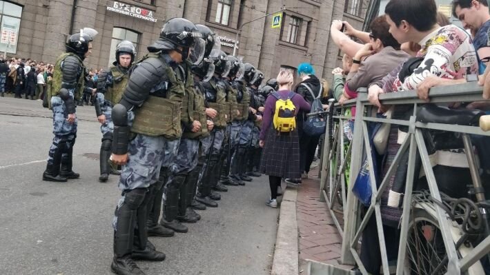 Наказание за распространение данных о силовиках повысит информационную безопасность