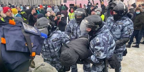 «От двух до пожизненного». Какие перспективы у навальнистов?