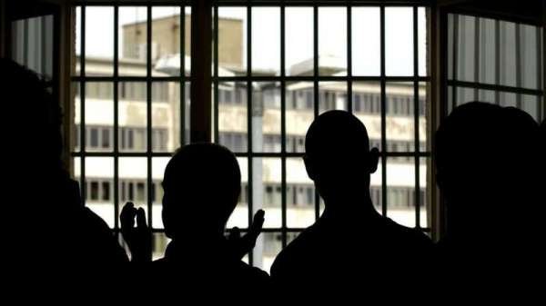 Шокирующее безумие: задержанные навальнисты орут «Слава Украине» и извергают проклятия в адрес России