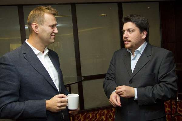 Помощник Навального отыграл свою роль, подставившись под удар отказом от унылых протестов