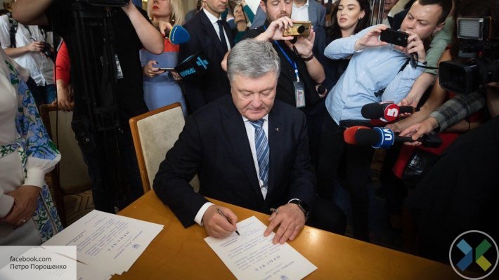 Порошенко призвал вернуть ВСУ на позиции, которые были до разведения войск