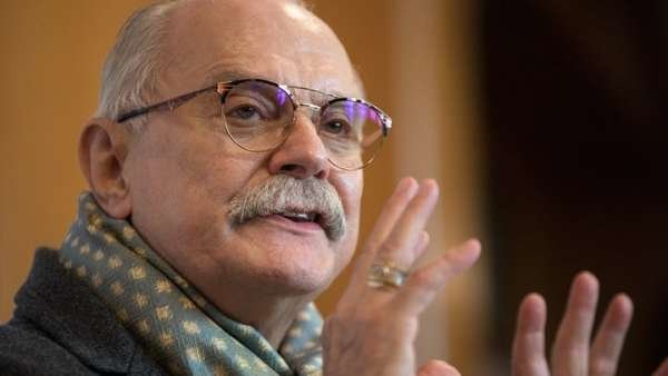 "А Михалкову спасибо!": Британская оценка раскрытых гонораров звёзд, "страдающих от Путина"