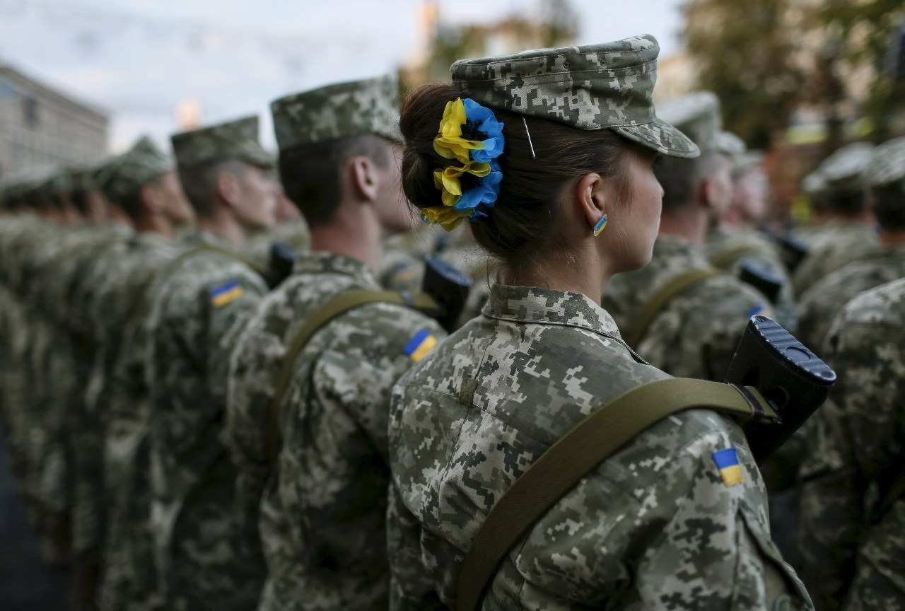 Сколько женщин в всу. Женщины в украинской армии. Украинки военные. Женщины военные Украина. Украинские солдаты женщины.