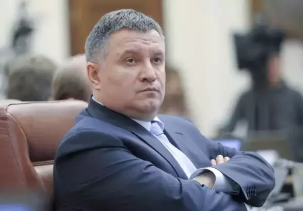 Аваков демонстрирует покорность