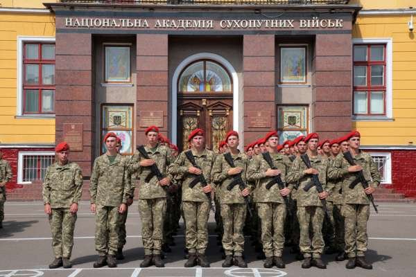 В академии для будущей элиты украинской армии командир устроил наркопритон