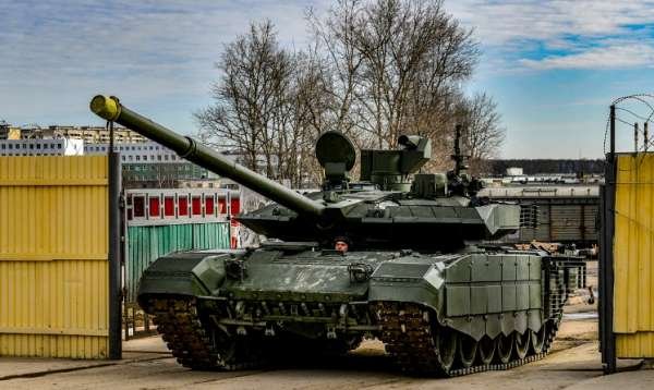 Модернизированные российские танки Т-90 могут претендовать на статус самой мощной бронетехники