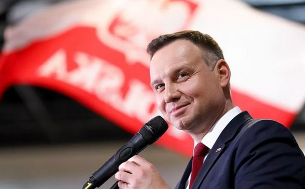 «Ничего личного»: Как Польша воткнула еще один нож в спину Украины