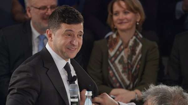 Зеленский в поисках чужого сапога. «Мне — нога извне»