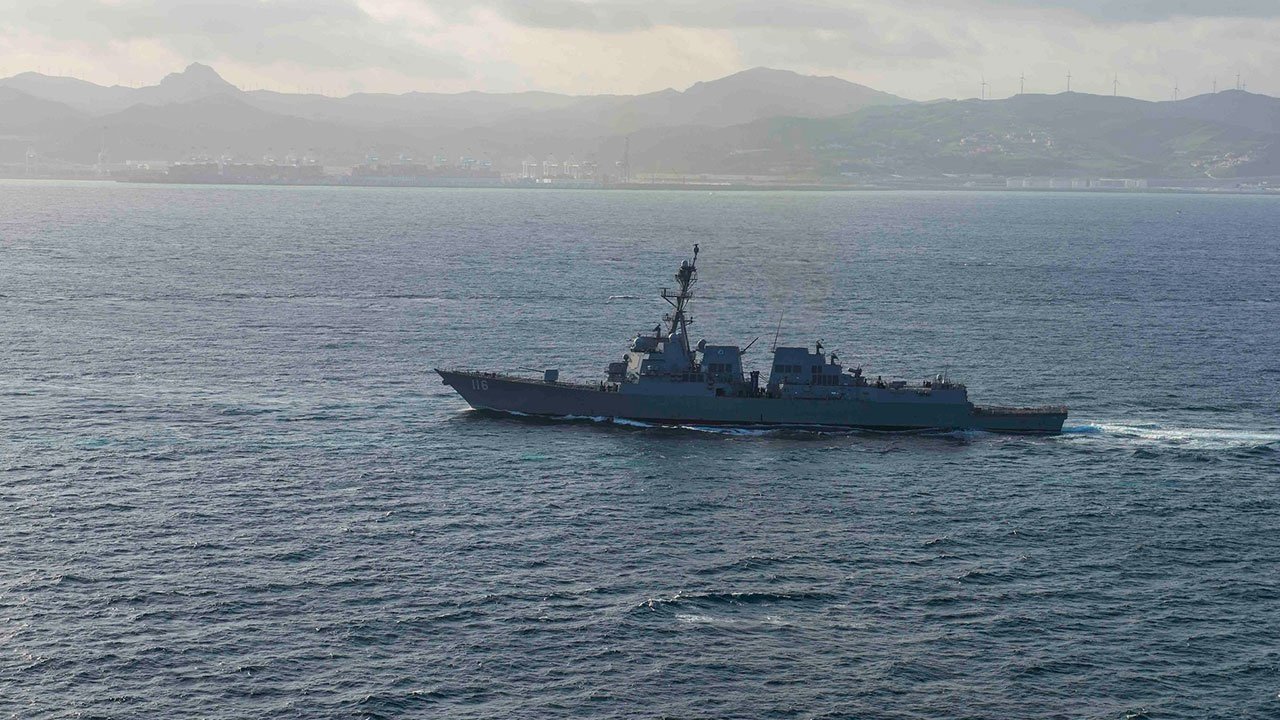 Американский эсминец покинул Черное море