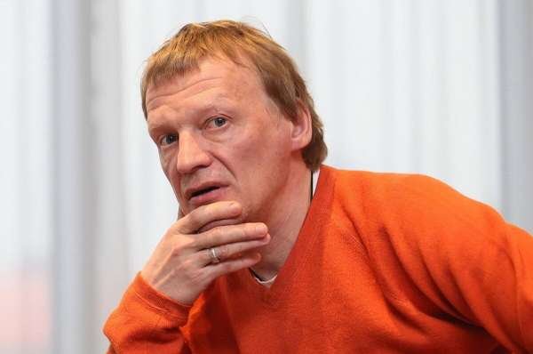 Блогер из Канады раскрыл истинные причины возвращения Серебрякова в Россию