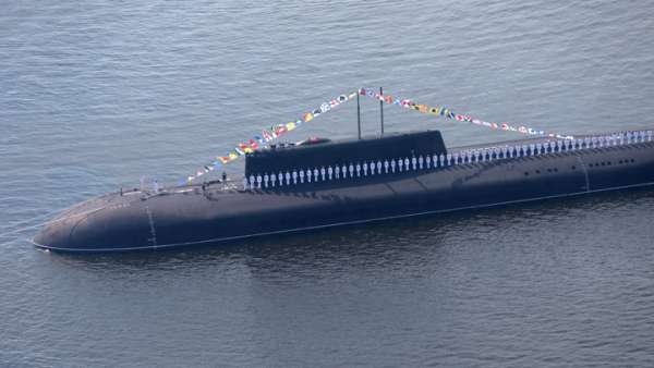 "Это страшно, увеличьте": Иностранцы разглядели "тайный знак" на русской подлодке в Арктике
