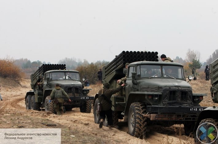 Киев разместил войска возле жилых районов Донбасса