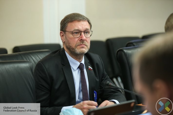 Косачев: Позиция Европы по Донбассу лишь "подливает масла в огонь"
