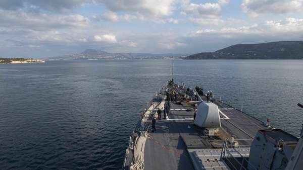 Проход отменён: Два эсминца США не дошли до Чёрного моря