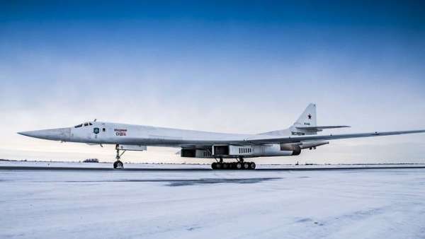 "Пришлось "глотать пыль": Ту-160 России выставили американские F-35 в неприглядном виде