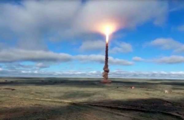 Хотите разозлить русского медведя? Готовьтесь к разрыву космических ракет на части!