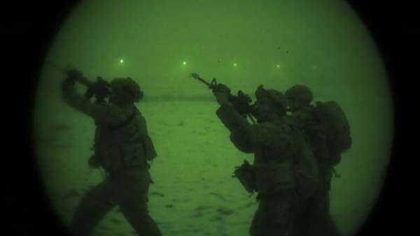 Пентагон бьёт тревогу: Солдат США в Сирии "косит" секретное оружие России