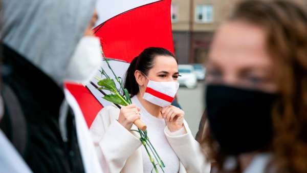 "Мама, куда деть миллион долларов"? Семейные тайны четы Тихановских