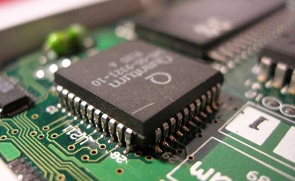 Конгресс США потребовал отследить электронику России и Китая в системах Пентагона