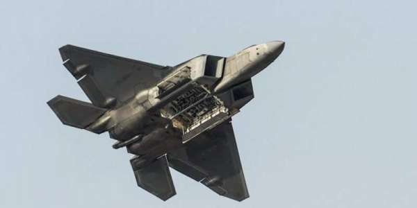 У российских границ появились новейшие американские истребители