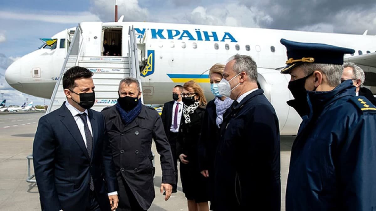 Зеленский призвал страны Восточной Европы объединиться для войны с Россией (видео)