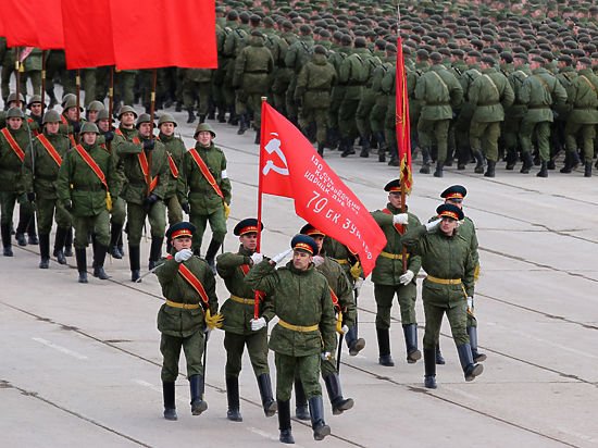 Тот, кто воюет с прошлым, — теряет будущее …