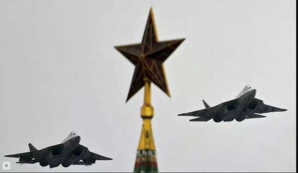 Американцы с восхищением отозвались о полете Су-57 на Параде Победы