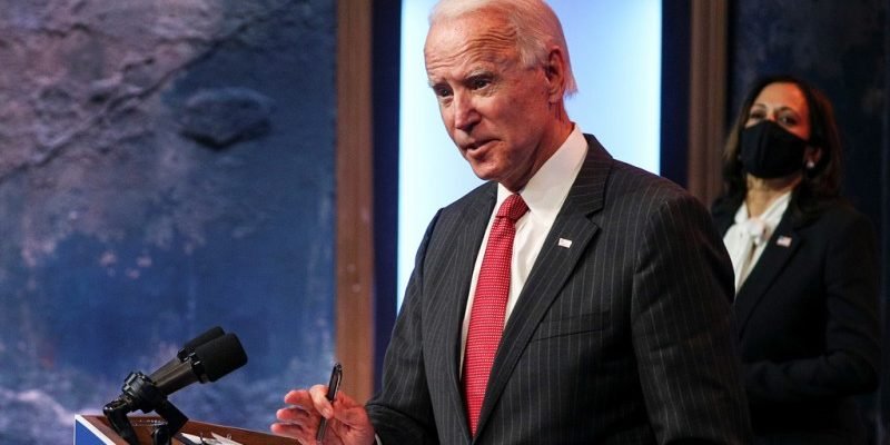 Байден сделал унизительное признание о санкциях против России