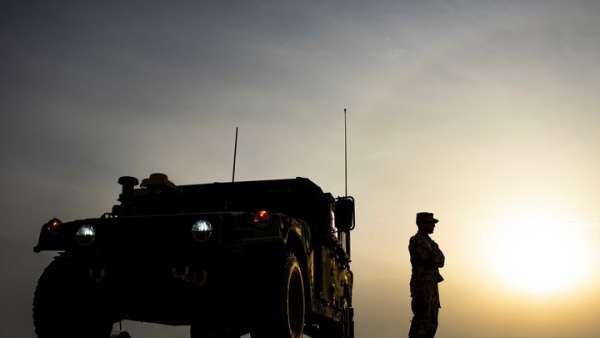 Американских "освободителей" встретили градом камней в Сирии