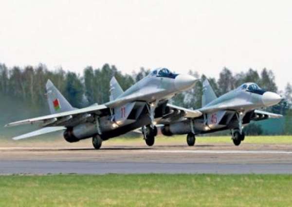 Лукашенко готов встретить самолет Байдена истребителями