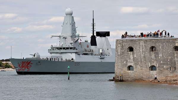 Англы нагло проверили оборону Крыма. Прощупают ли русские эсминцы Британию?