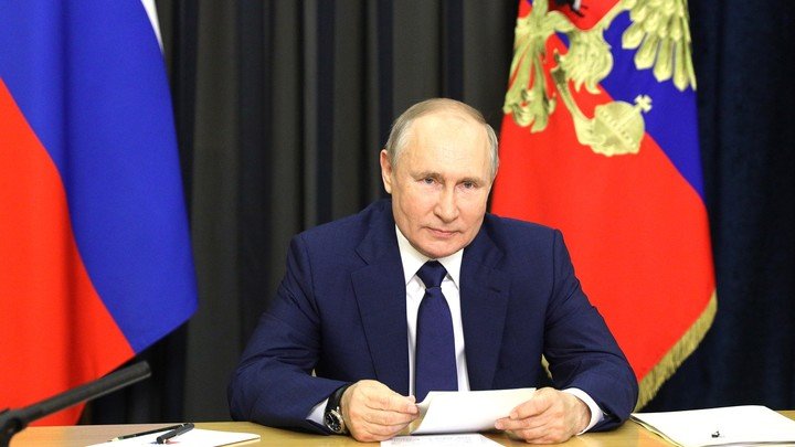 "Плевать я хотел": Путин резко ответил на вопрос о своём "опасном пути"