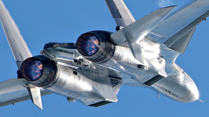 Воздушный бой над Балтикой. Американский "невидимка" F-35 всухую проиграл "Сухому"