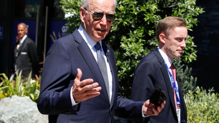 "Да что вы знаете о давлении!": "Гениальный" ответ Байдена о Путине рассмешил русских