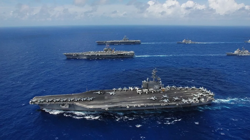 Авиация КНР ответила на появление американского авианосца у своих границ