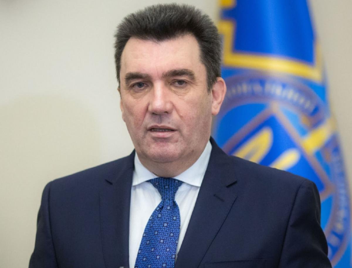 На Украине указали на конфуз главы СНБО с подарком британских военных