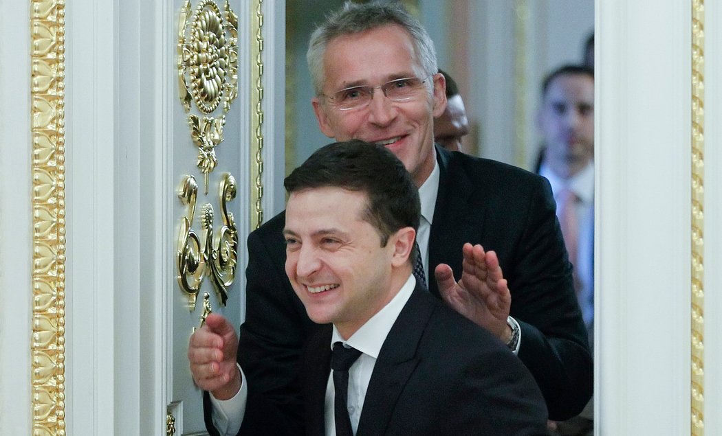 Киев активно провоцирует конфронтацию НАТО с Россией – Лавров