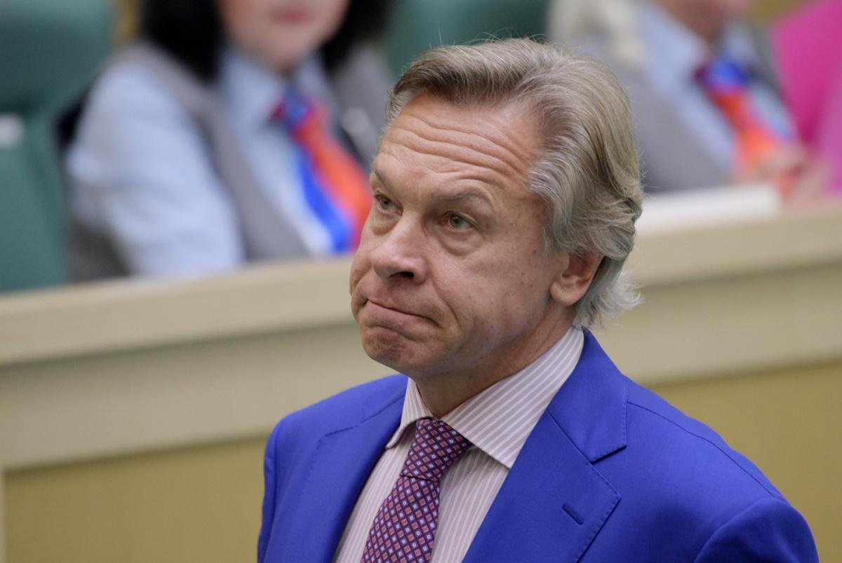 В России сказали, что может стоять за публикацией документов об операции эсминца Defender