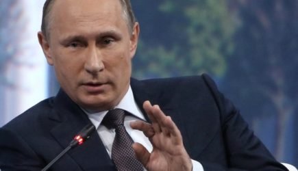 «Пенсии перестанут платить с 1 января». Путин подписал новый закон