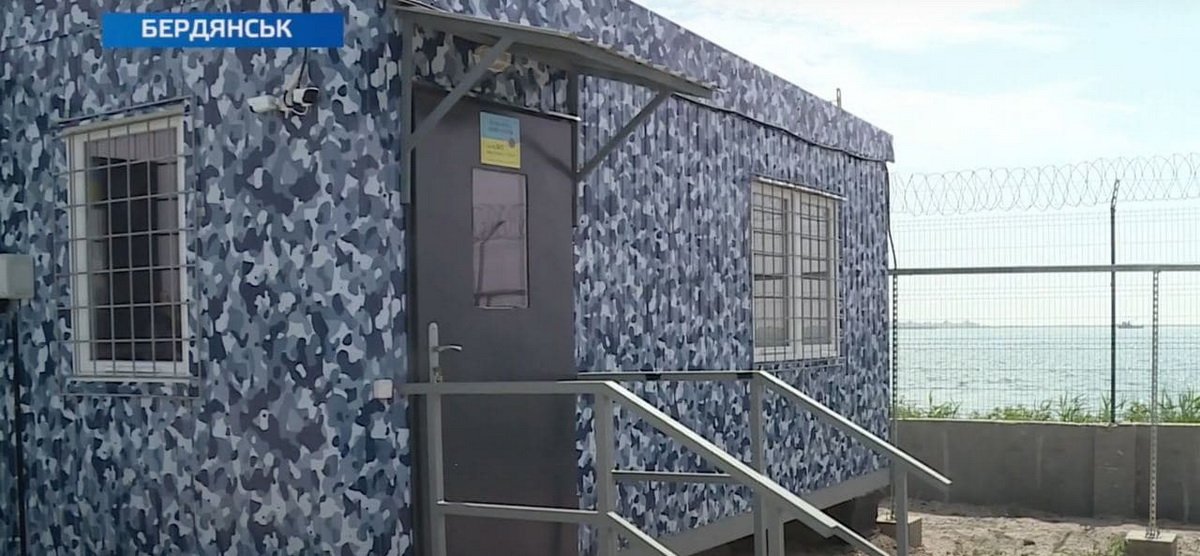 США построили на причале в Бердянске вагончики для… защиты от России