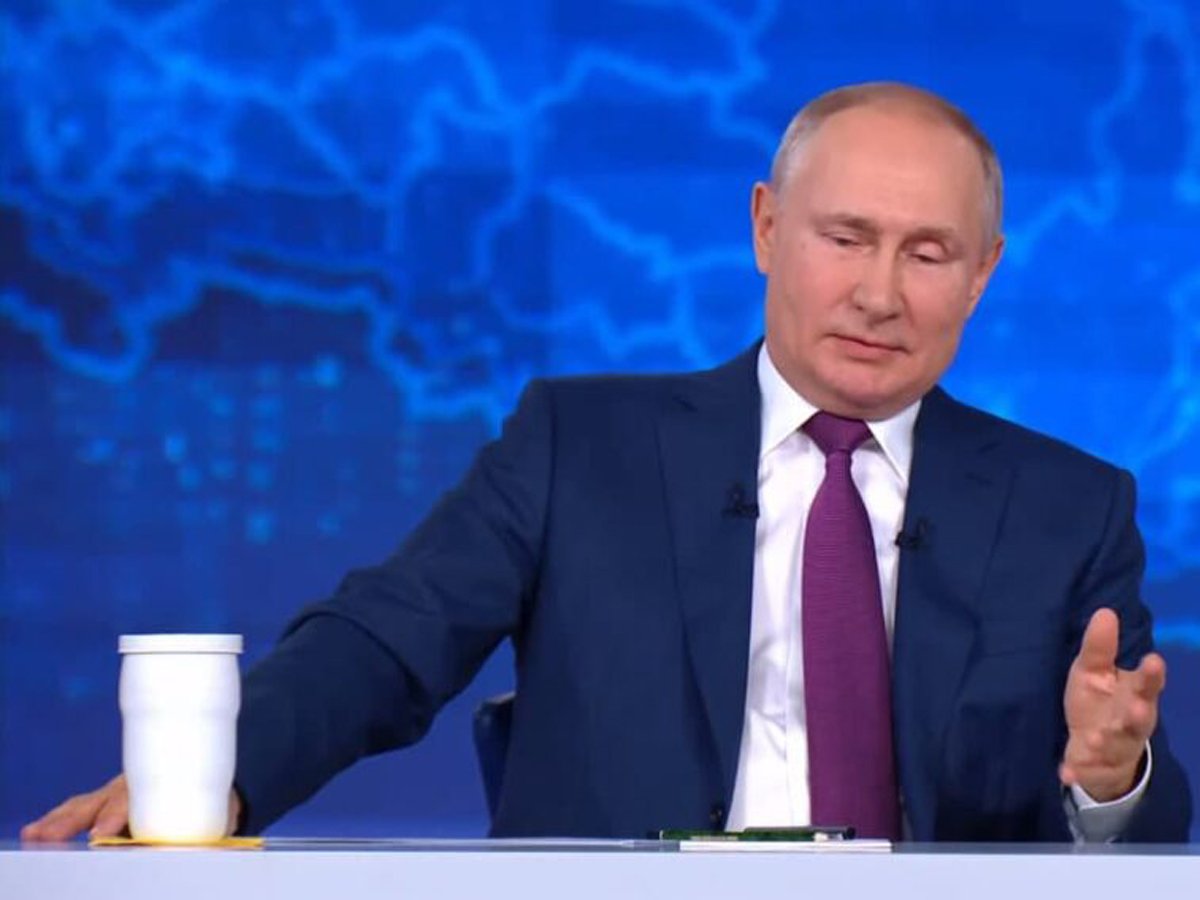 В ходе прямой линии Путина показали личные телефоны россиян (ФОТО)