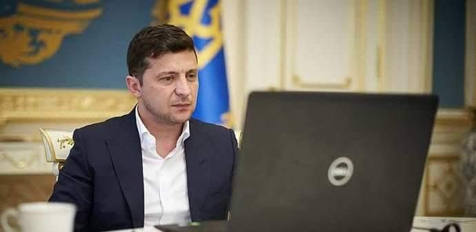 Неожиданно: Зеленского призывают отказаться от названия страны Украиной